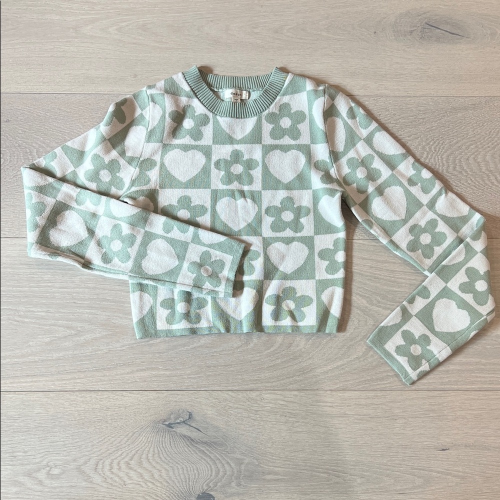 Cropped Flower and heart checkered sweater